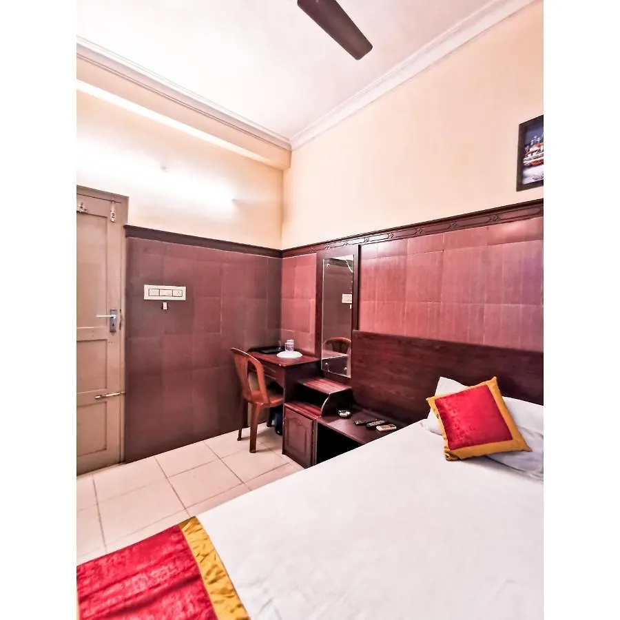 Lodge New As Tourist Home Aluva Kochi Ινδία